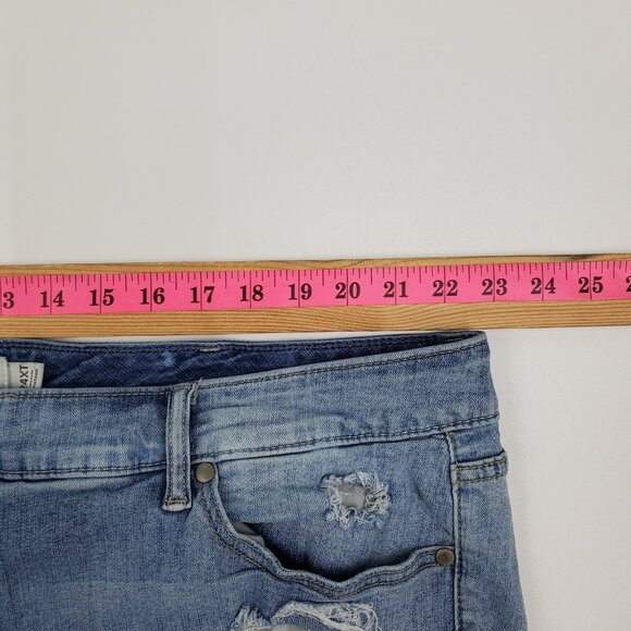 Torrid Womens 24XT Grunge Ripped Denim Shorts Light Wash Distressed Bermuda - Picture 12 of 16